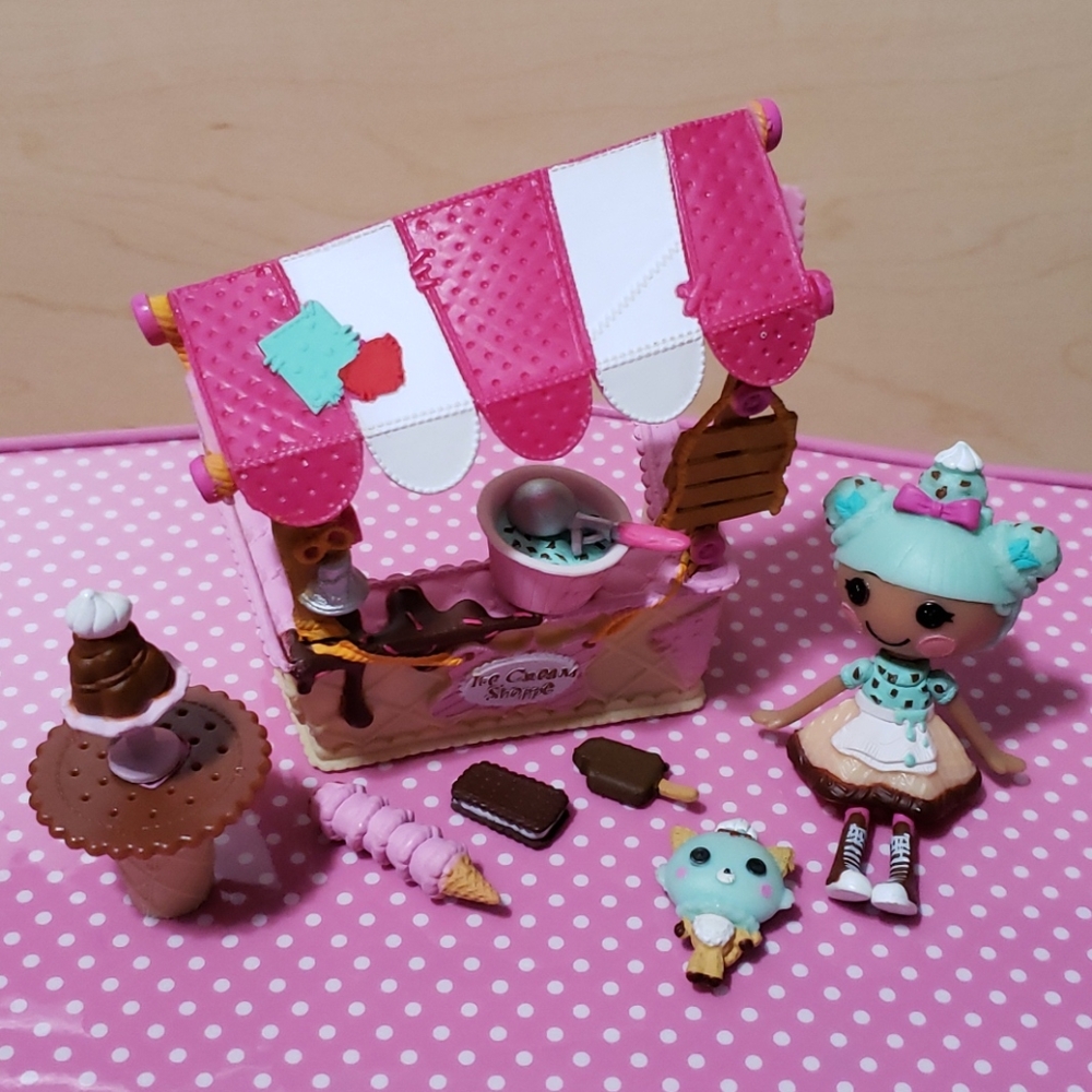 RARE Complete Mini Lalaloopsy Scoops Serves Ice Cream Playset